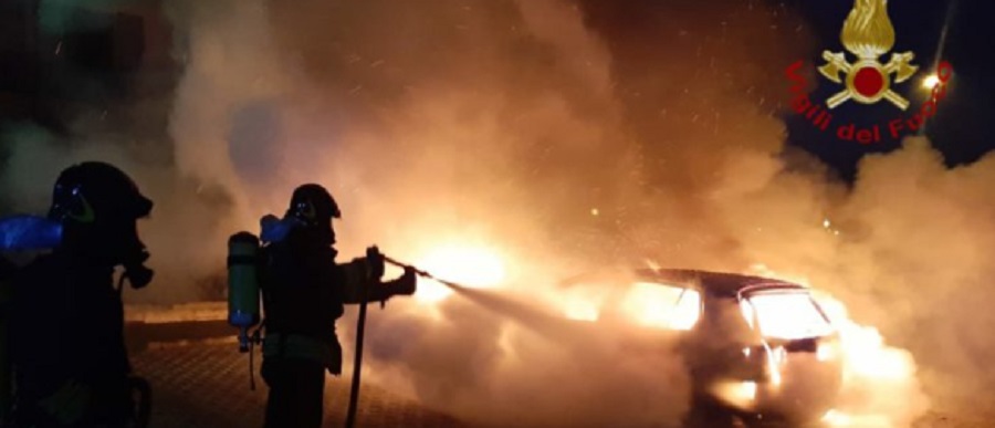 Vasto incendio a Calascibetta, in azione i mezzi aerei