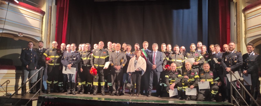 Soccorso dopo un incendio, riconoscimenti alla Polizia stradale ed ai Vigili del fuoco