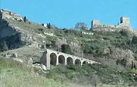 Riaprono lo svincolo autostradale e il castello di Lombardia aspettando la “Panoramica”