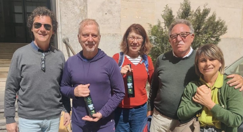Ex tastierista dei Simply Red a Enna, donato l’Olio della pace