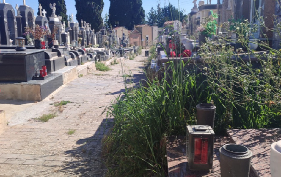 Sfregio ai defunti, il cimitero di Valguarnera è in condizioni pietose