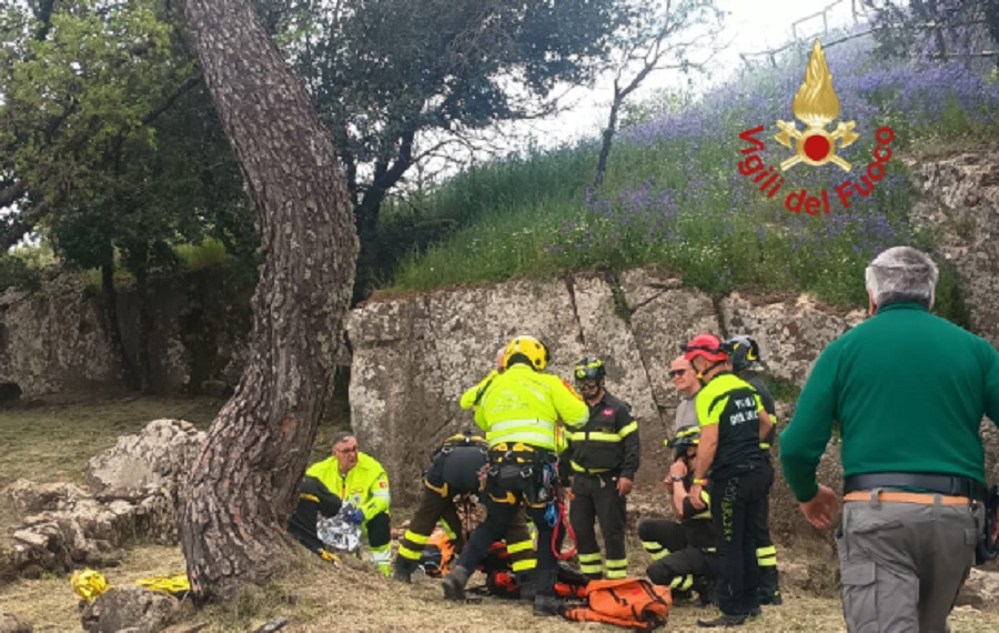 Monte Altesina, escursionista precipita in una scarpata