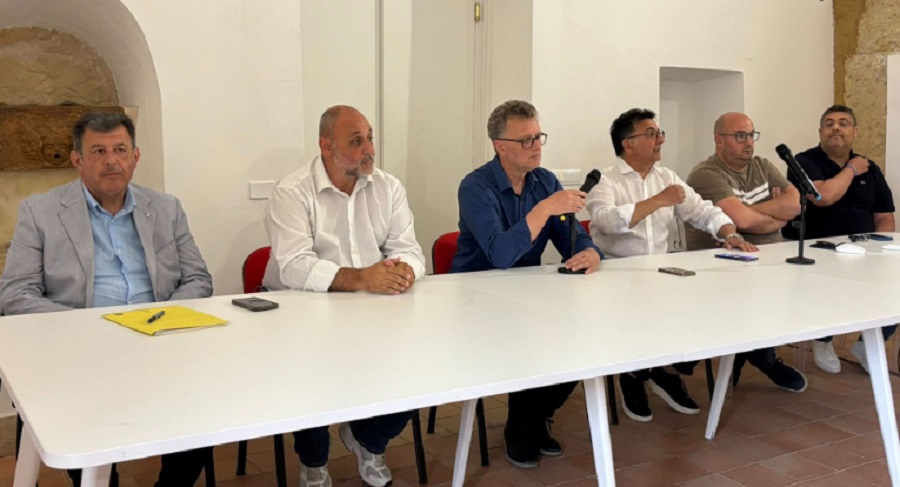 Salvare la D, Dipietro, “sì ad aiuti per iscrizione se la legge lo consente”