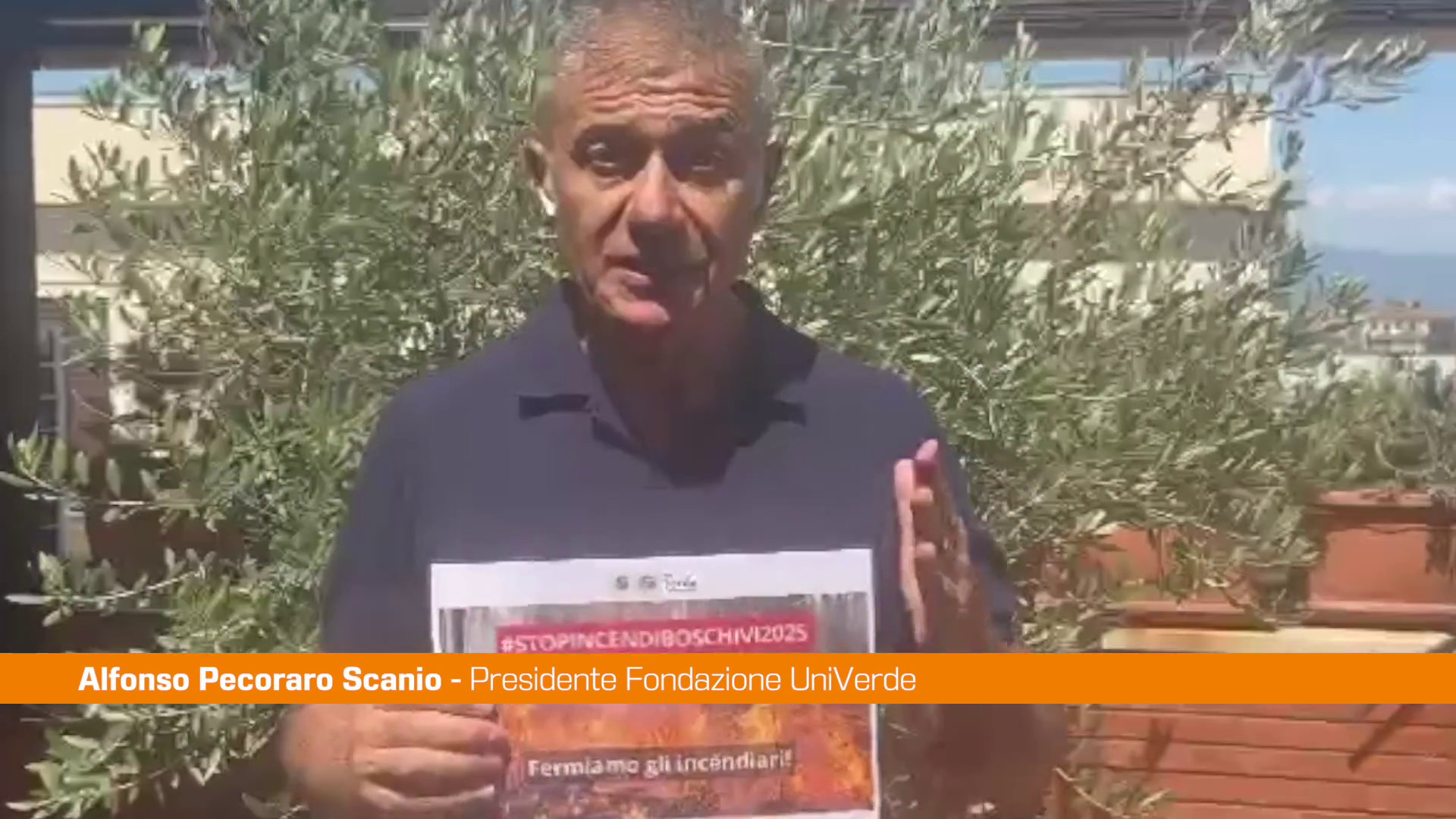 Incendi, Pecoraro Scanio “Emergenza nazionale, Governo intervenga”