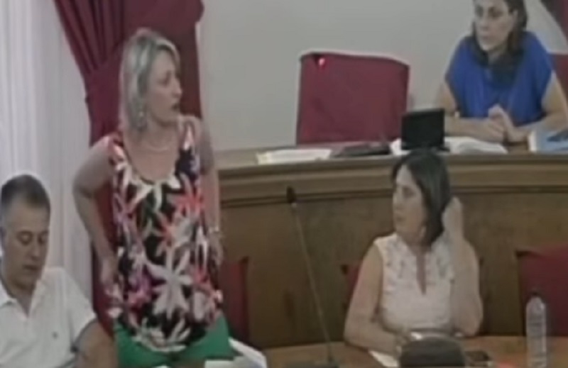 “Si vergogni, presidente”, “no, si vergogni lei”, lo scontro di Valguarnera al Var diventa virale